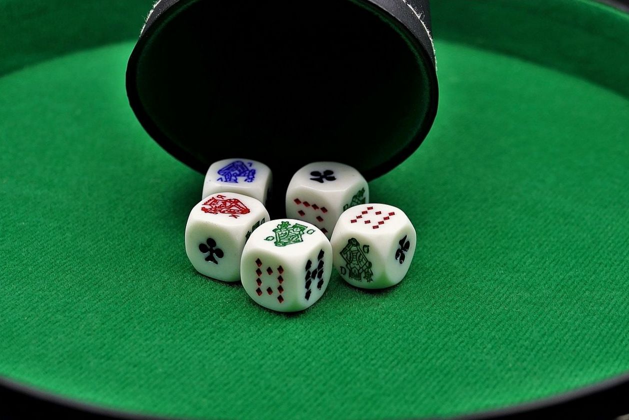 Table de poker lors d'une soirée privée Emotionsvoyage