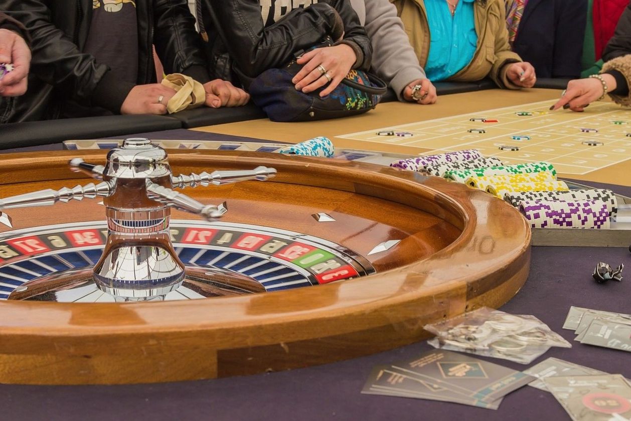 Jetons de casino et accessoires de jeu chez Emotionsvoyage
